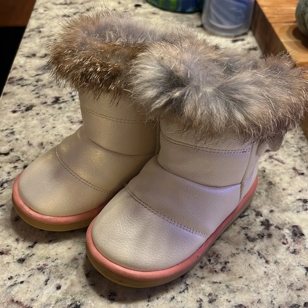 Toddler girl boots - Picture 2 of 6